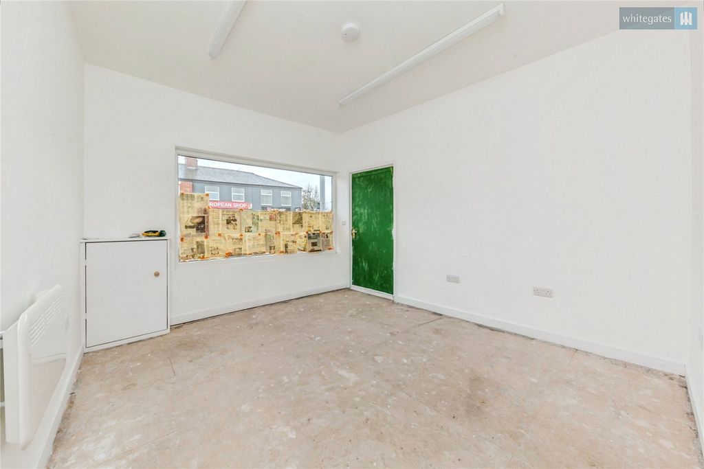 Property photo 3 of 27 Picture No. 02