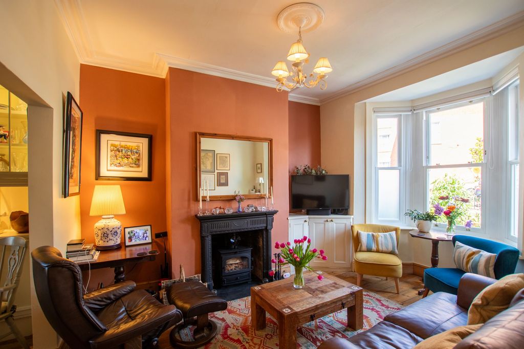 Property photo 2 of 26