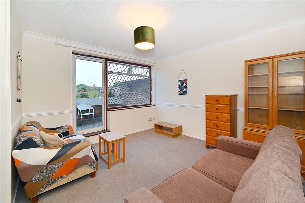 Property photo 3 of 11 Picture No. 27