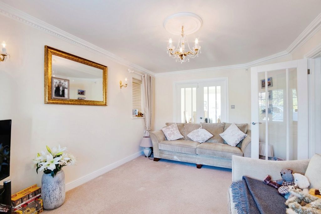 Property photo 3 of 18