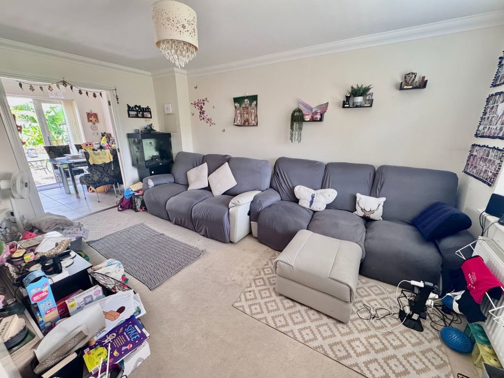 Property photo 2 of 18
