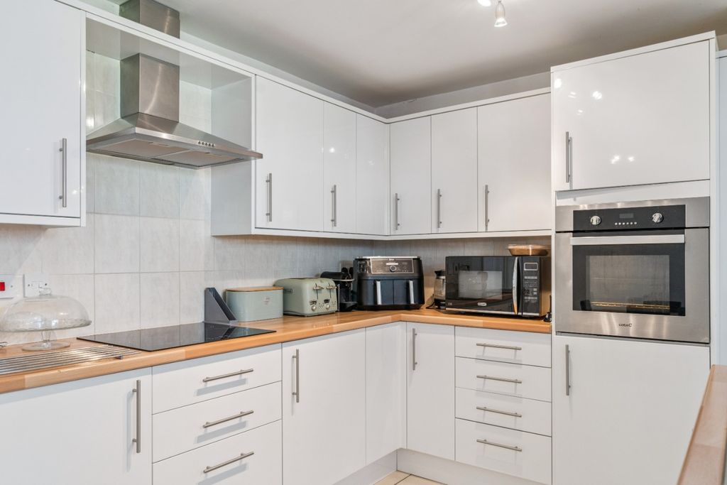 Property photo 2 of 24 4243155