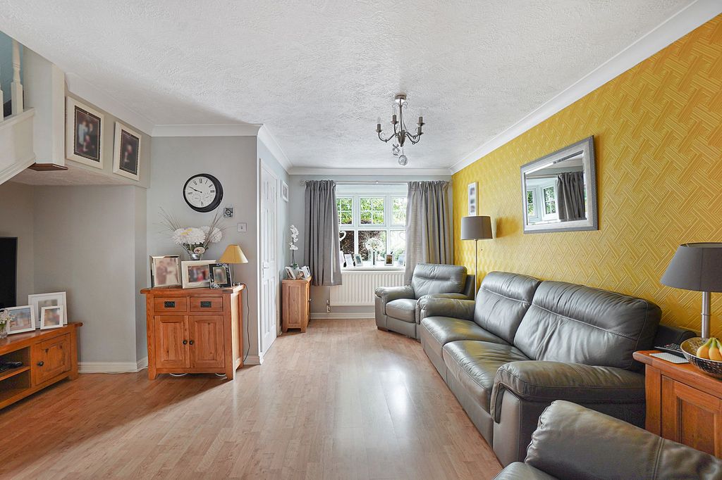 Property photo 3 of 19