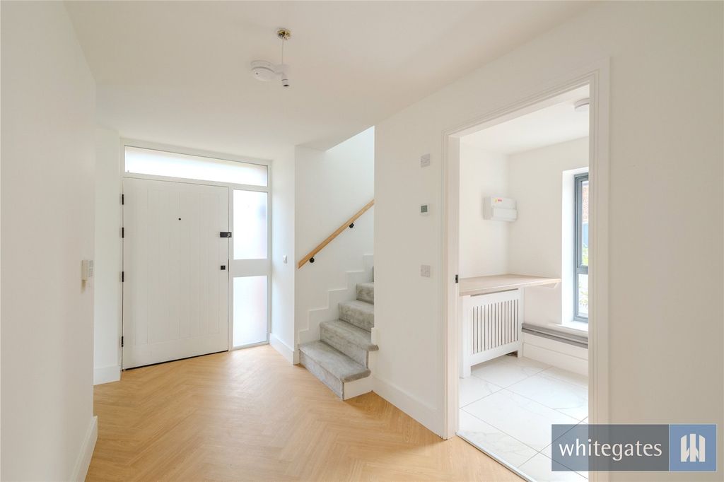 Property photo 3 of 30 Picture No. 25