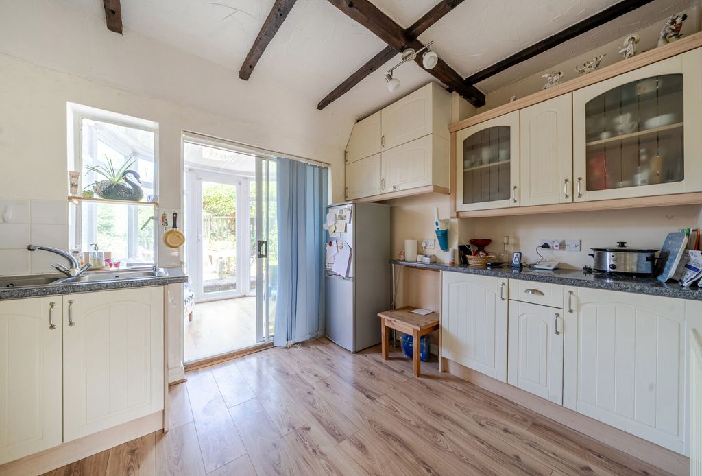 Property photo 3 of 10 12-68235d20Bcfdd-...
