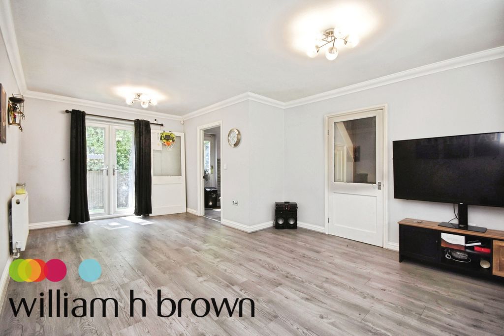 Property photo 2 of 17 Front