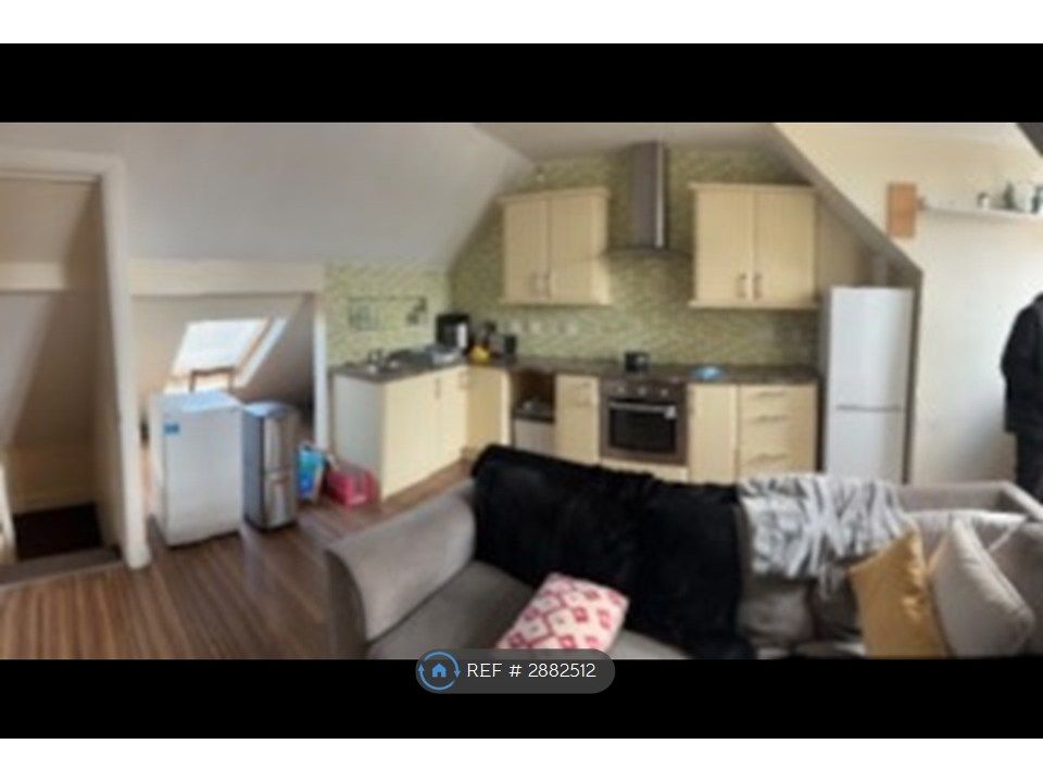Property photo 2 of 7 Kitchen Units