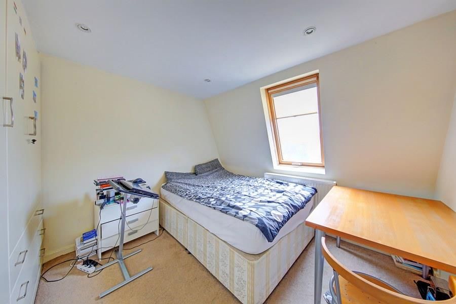 Property photo 3 of 7 5_Howards_Yard_11-15