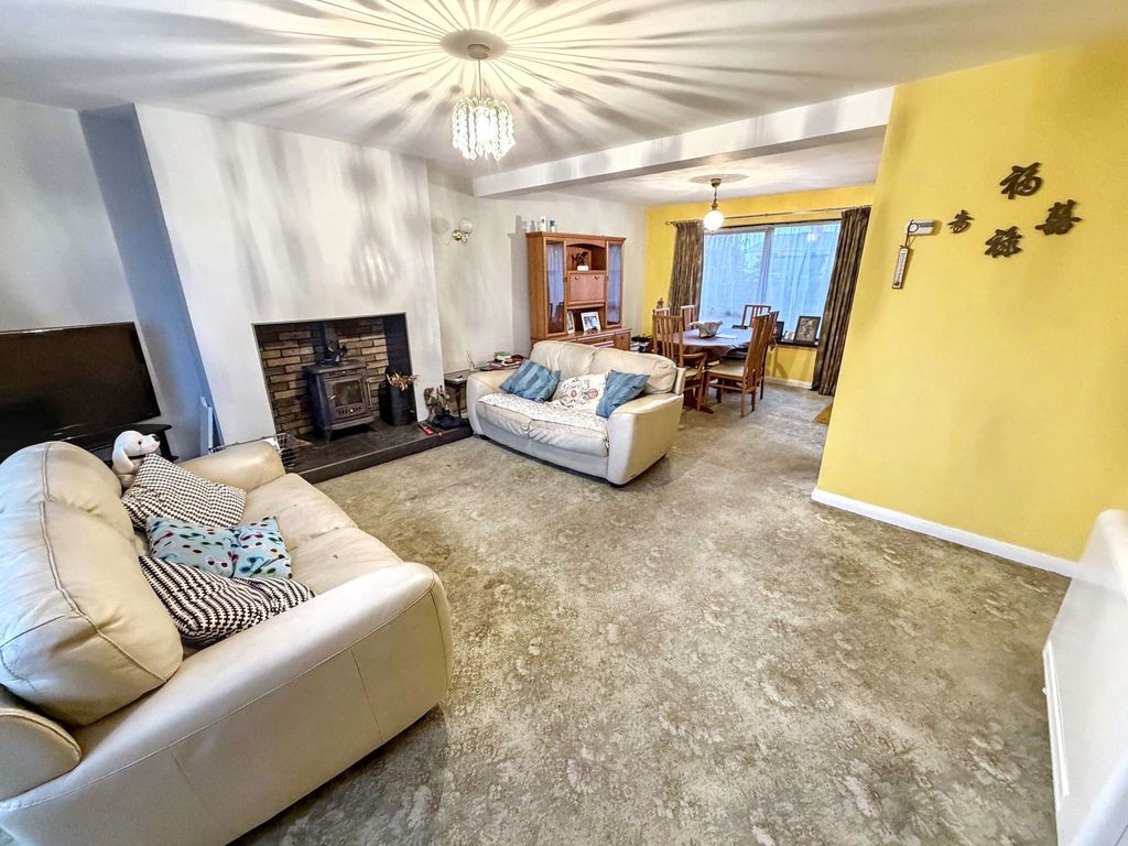 Property photo 2 of 28