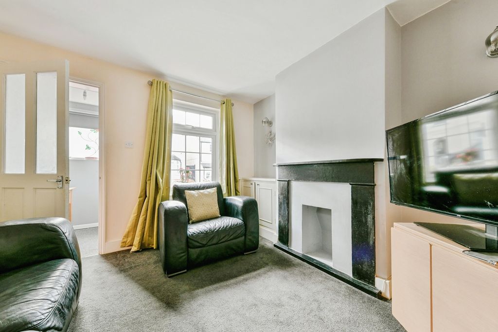 Property photo 3 of 24 Pbox-Img.Jpg