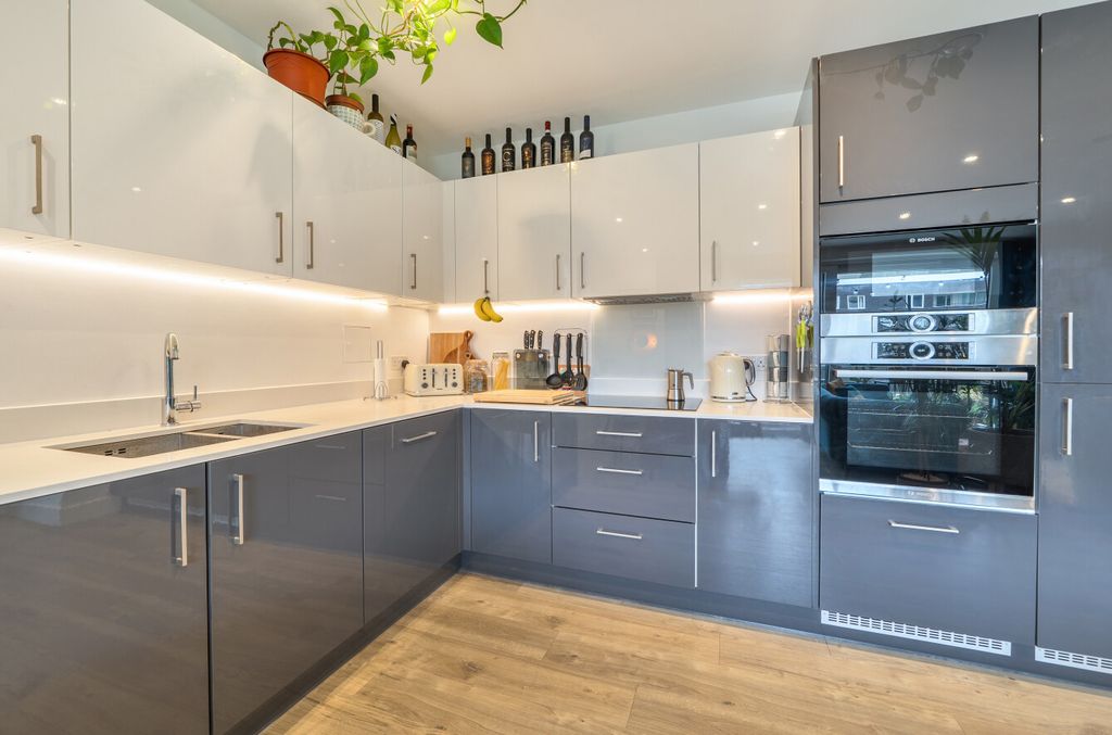 Property photo 3 of 15 1472144-9-6A26B0d...