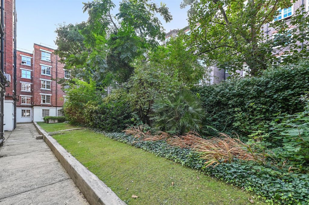 Property photo 2 of 7 Fg - 316 Addison House - Comm Garden1 (1).Jpg