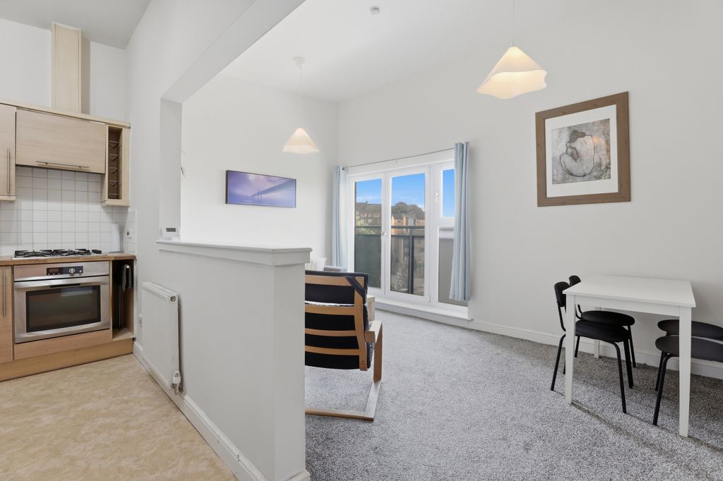 Property photo 2 of 34