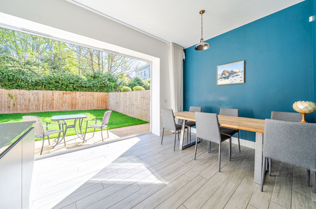 Property photo 3 of 21 1441057-16-69De0A...