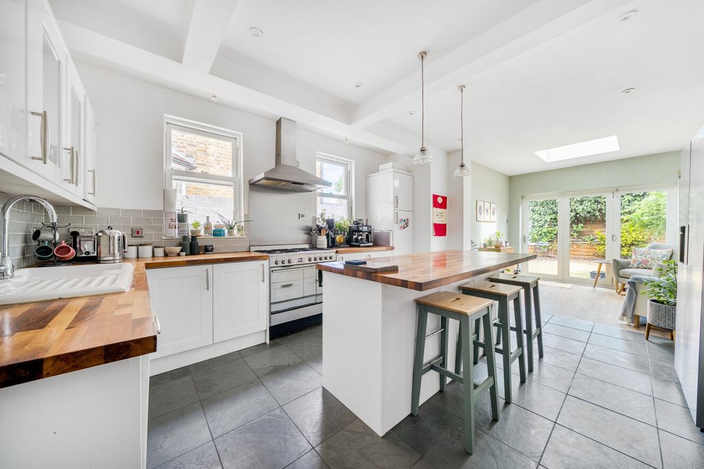 Property photo 2 of 29 1499516-11-6A8836...