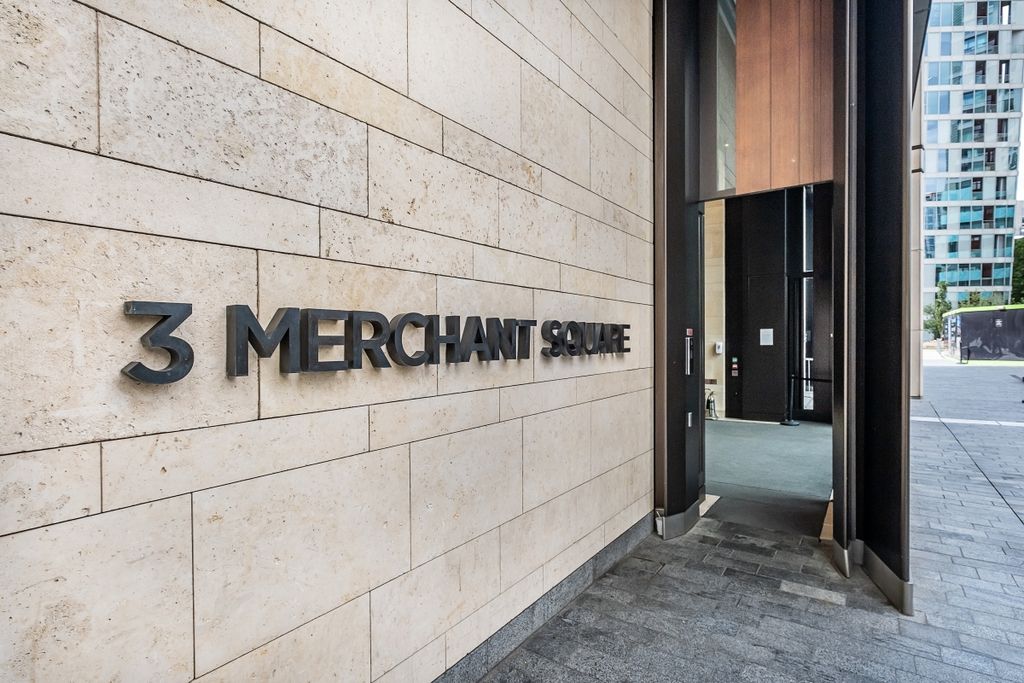 Property photo 2 of 10 External