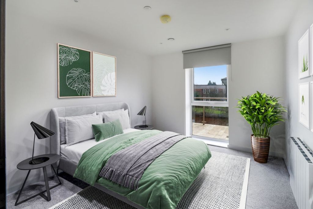 Property photo 3 of 10 Master Bedroom