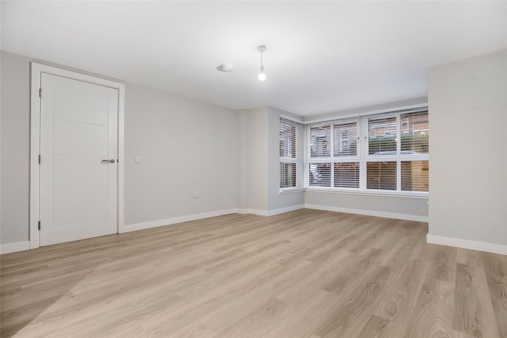 Property photo 3 of 24 Picture No. 28