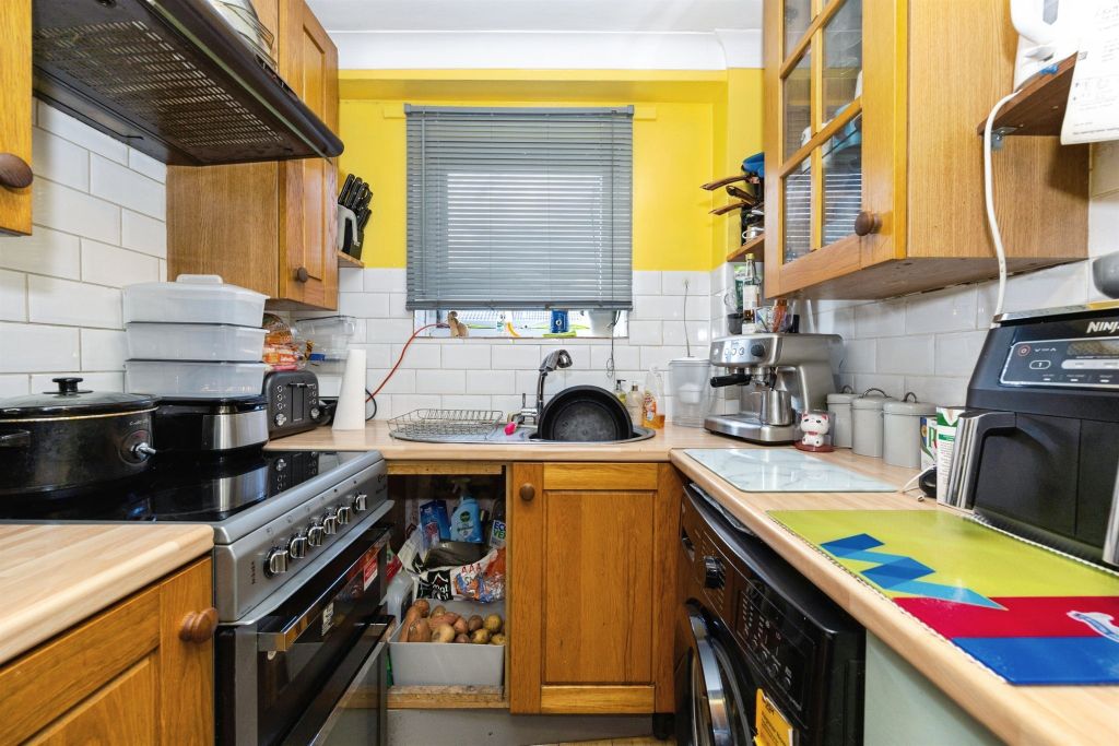 Property photo 3 of 11