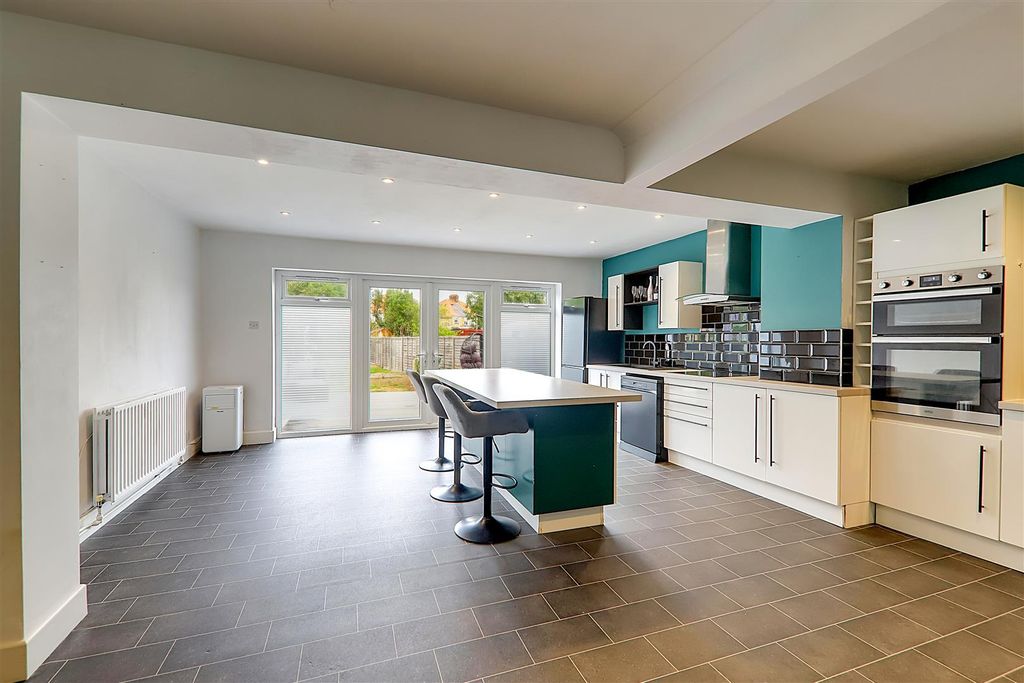 Property photo 3 of 14 Open Plan Kitchen/Dining Room