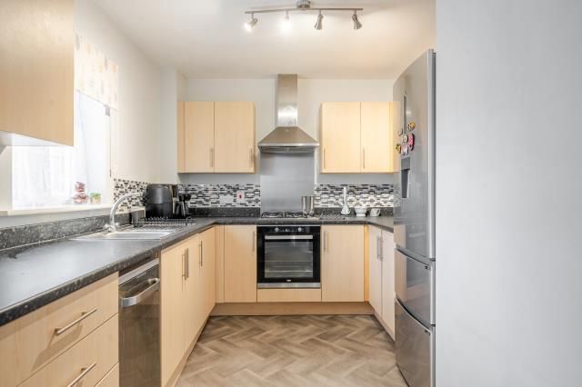 Property photo 3 of 20 Kitchen