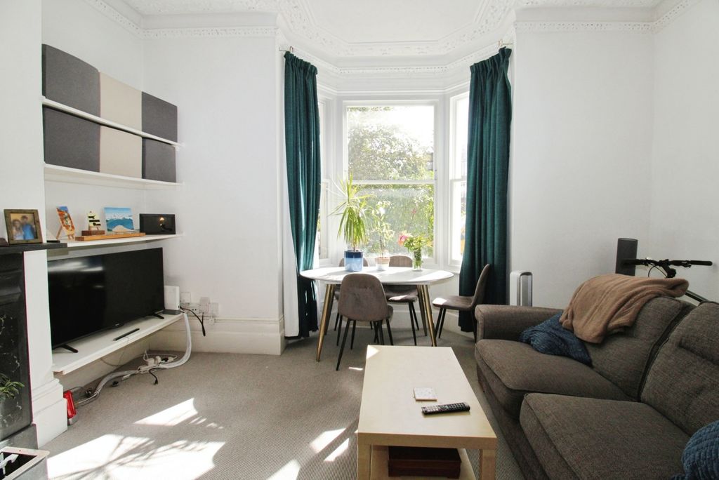 Property photo 3 of 6 Pbox-Img.Jpg