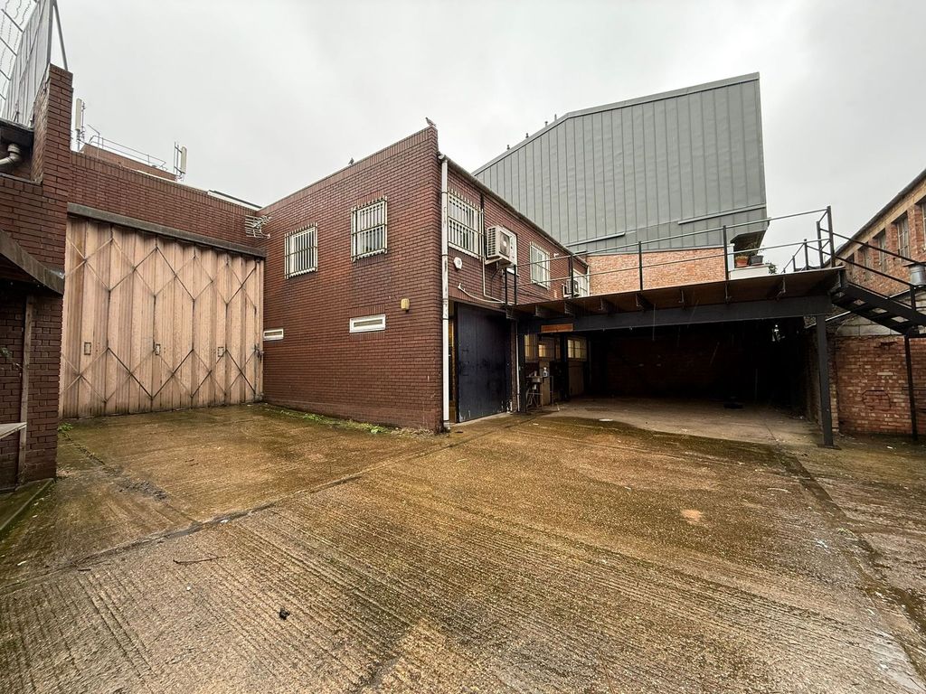 Property photo 3 of 21