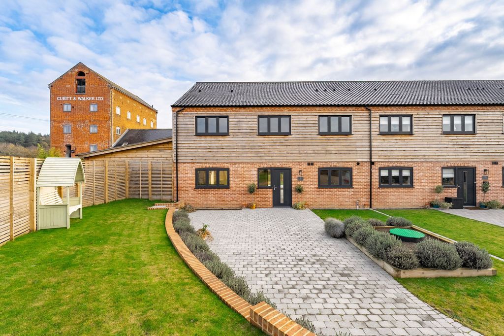 Property photo 1 of 29