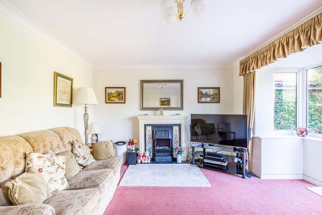 Property photo 3 of 22 1Pc-16.Jpg