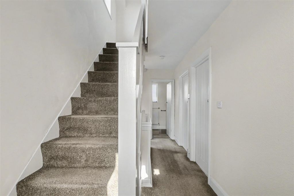 Property photo 3 of 15 Landing_2.Jpeg