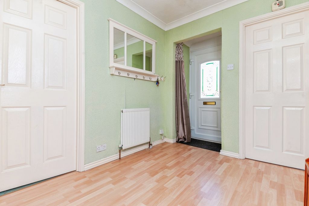 Property photo 2 of 12 Hallway