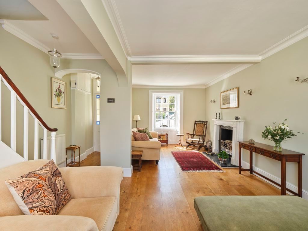 Property photo 2 of 21 Sitting Room