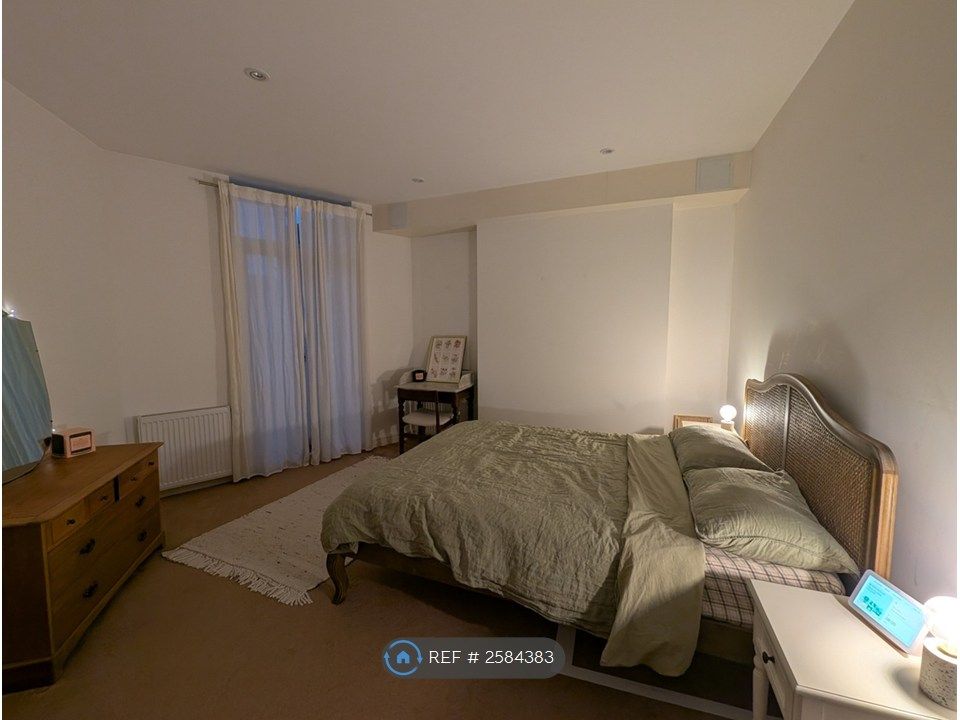 Property photo 2 of 5 Bedroom 1