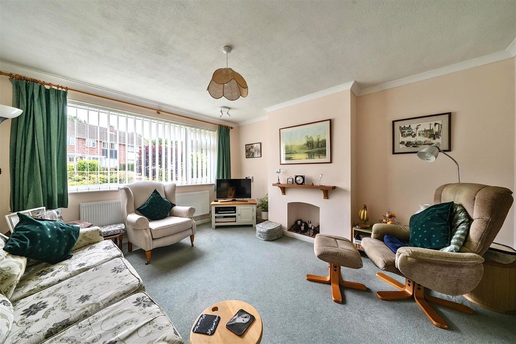 Property photo 3 of 16 Sitting Room