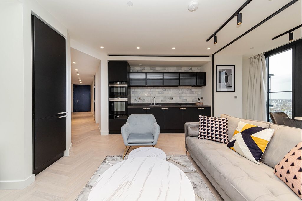 Property photo 2 of 18 Photo 2