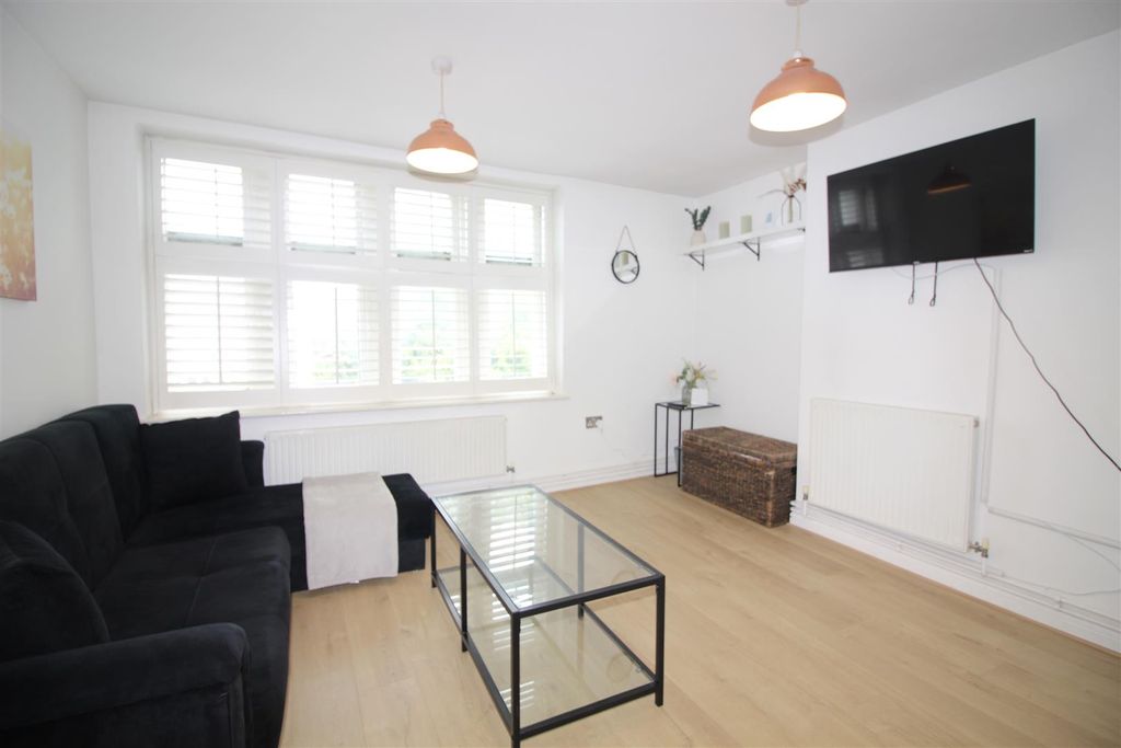 Property photo 3 of 10 Img_8735.Jpg