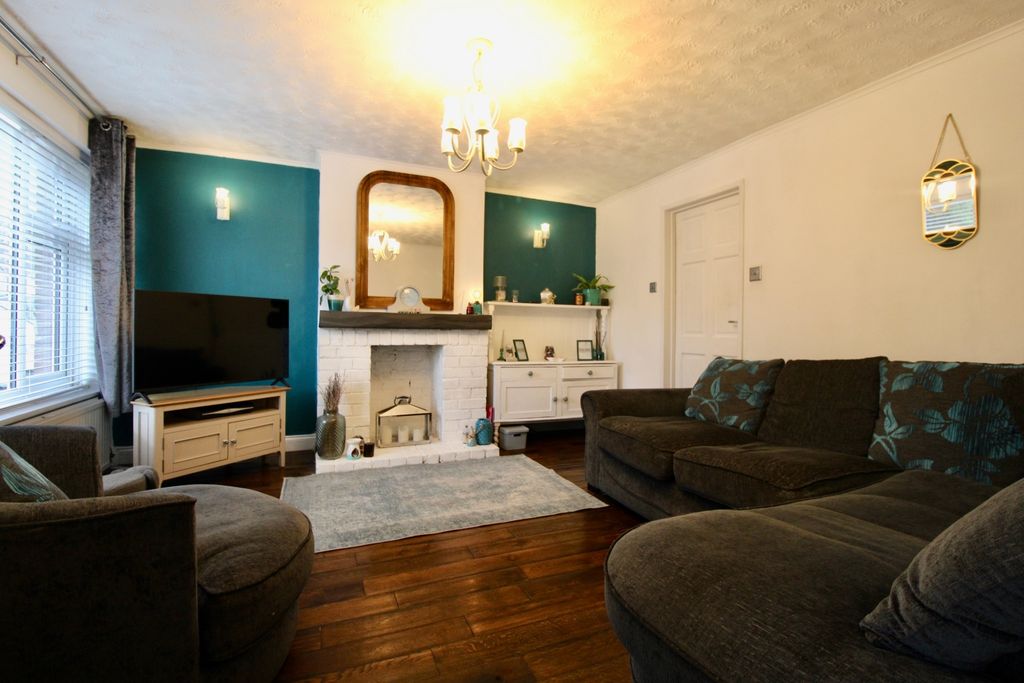 Property photo 2 of 12 Living Room