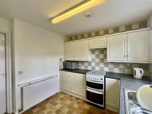 Property photo 3 of 18 Kitchen