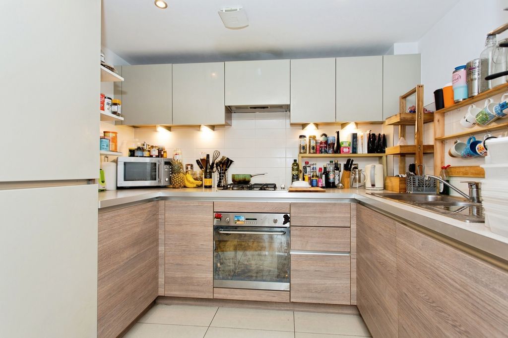 Property photo 2 of 17 Photo