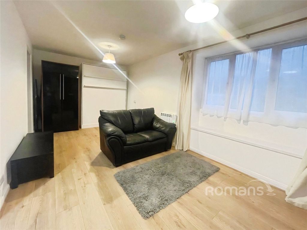 Property photo 2 of 10 Picture No. 21