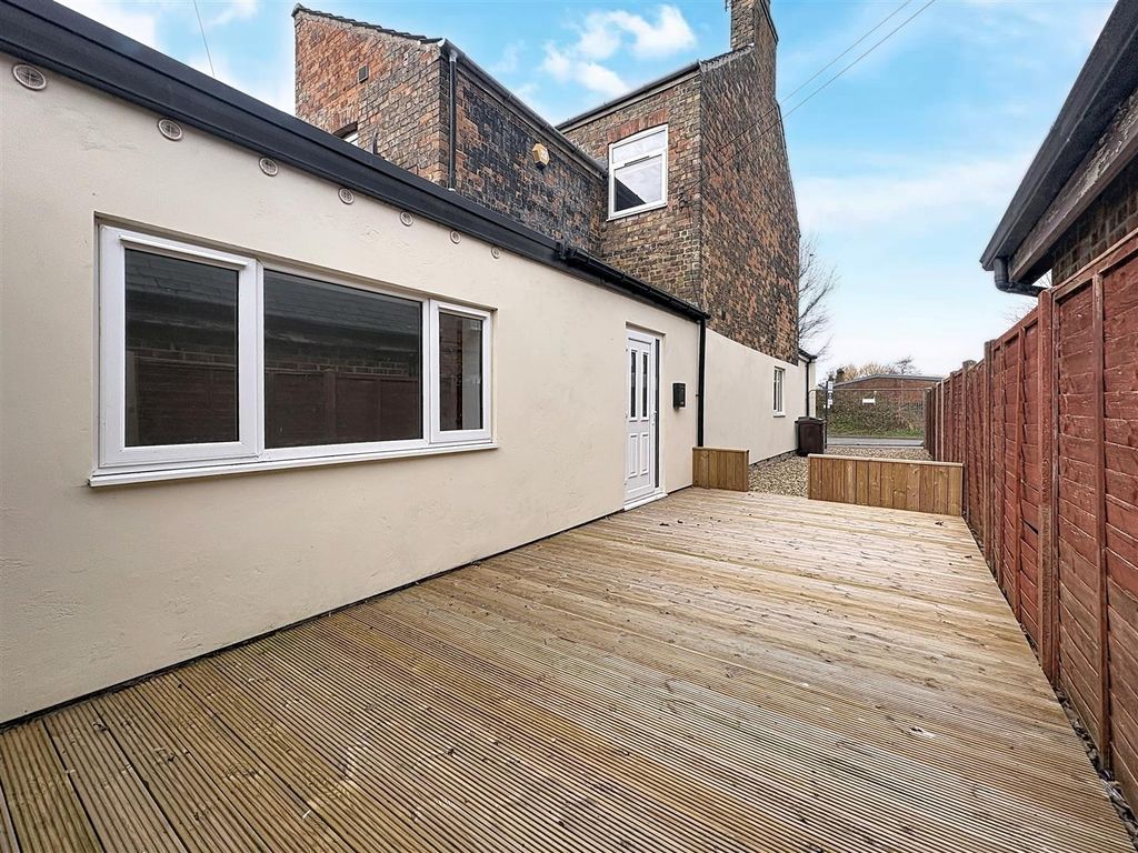 Property photo 1 of 15 Garden And Driveway