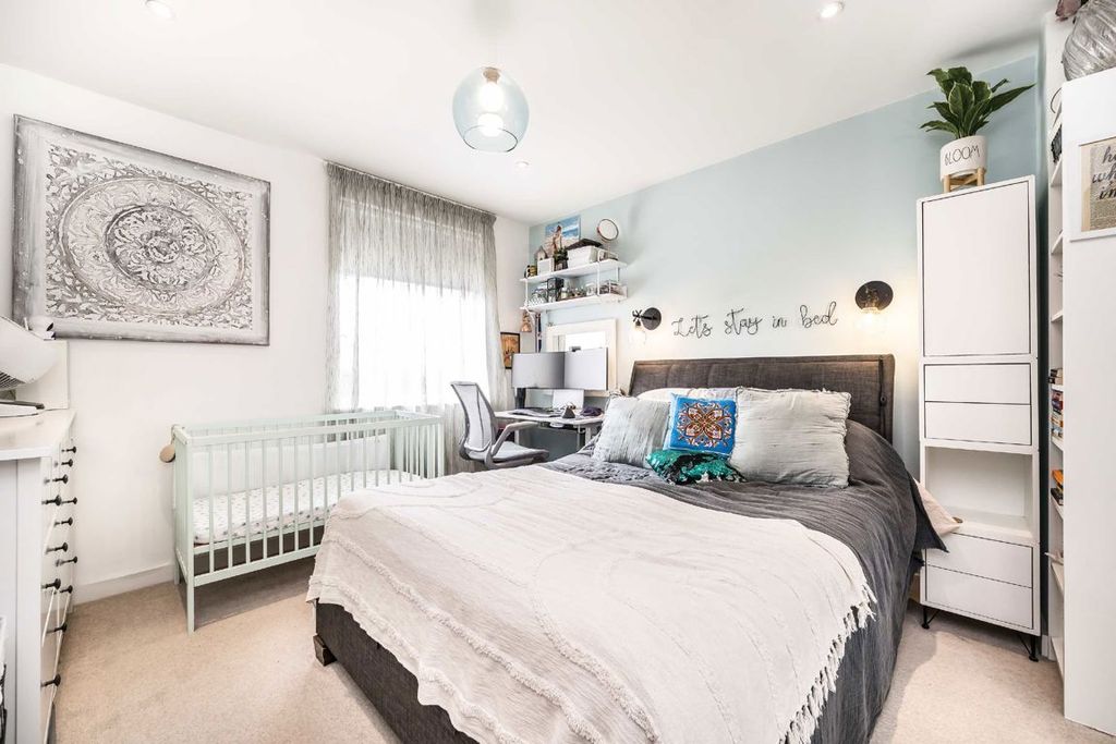 Property photo 3 of 5