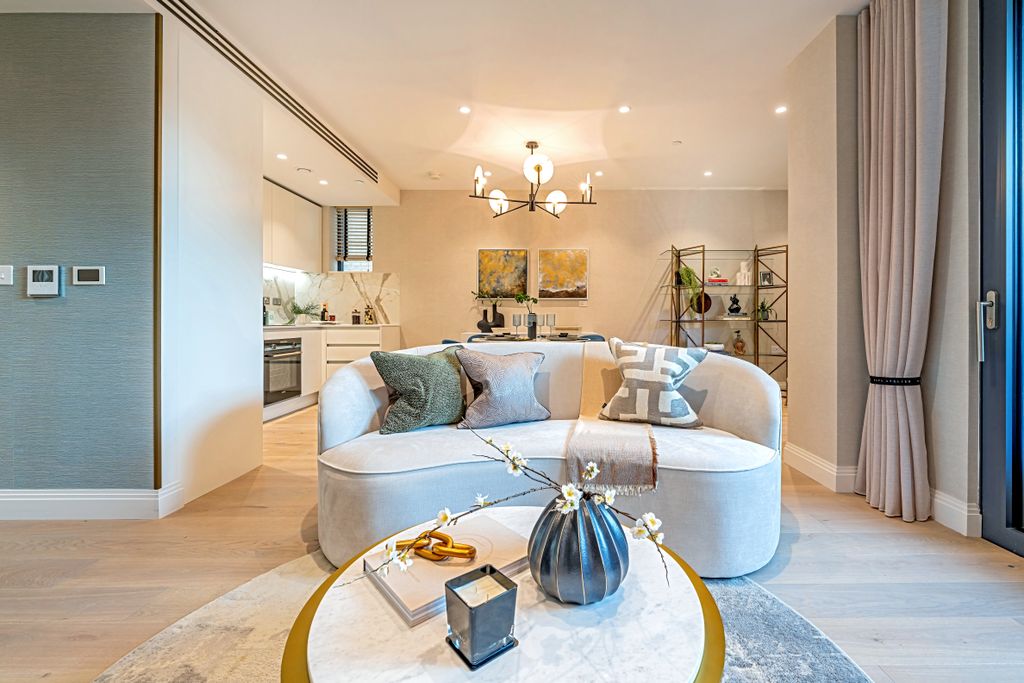 Property photo 3 of 13 Chelsea Riverview Marketing Suite Sw6_17.Jpg