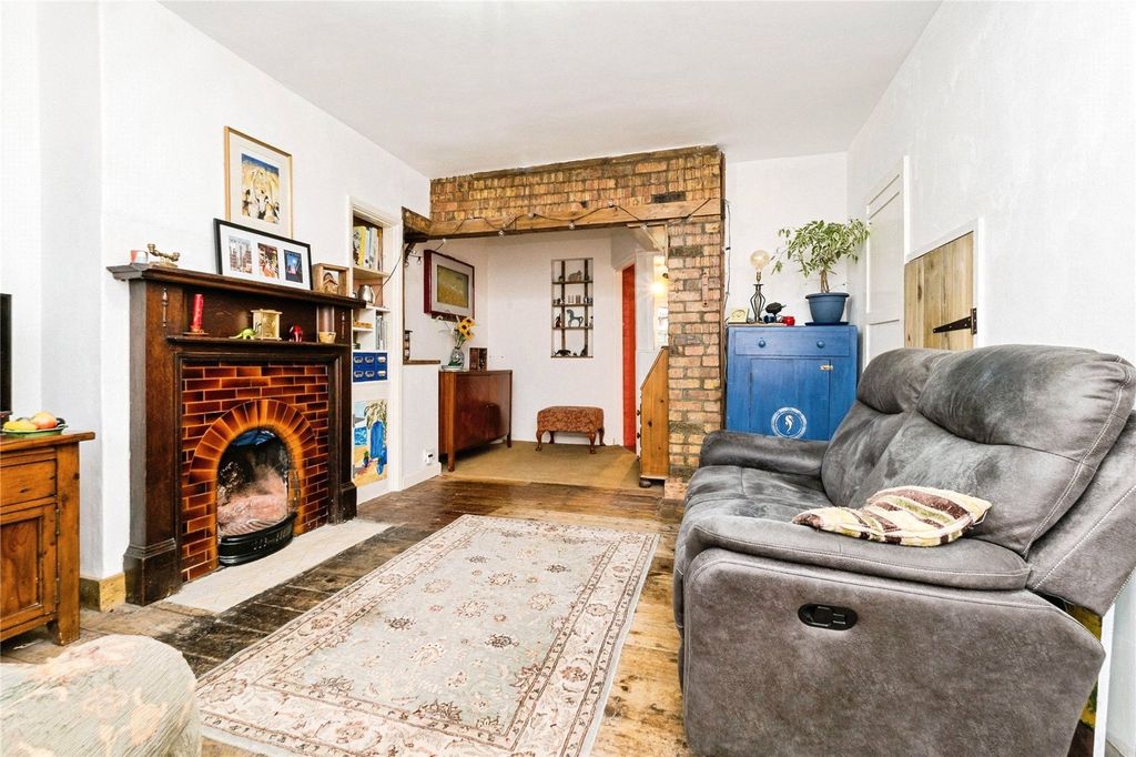 Property photo 3 of 22 Picture No. 05