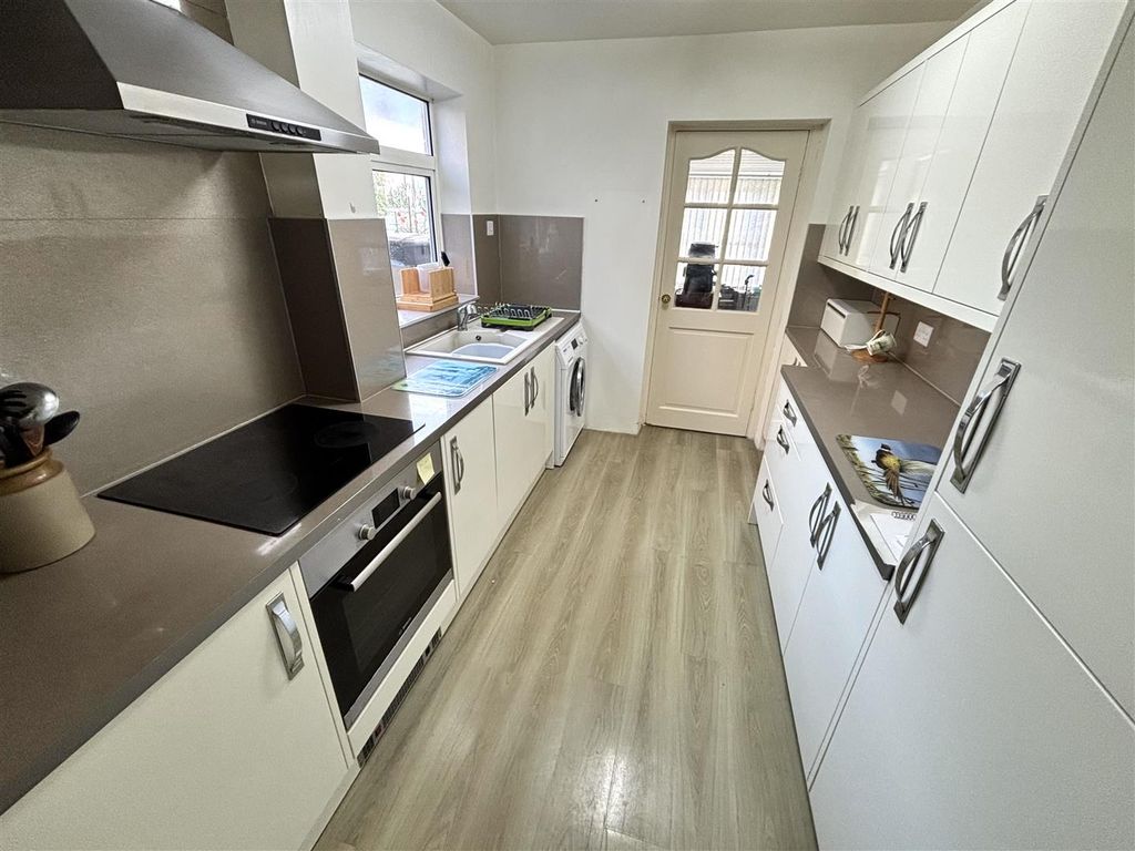 Property photo 2 of 13 Kitchen