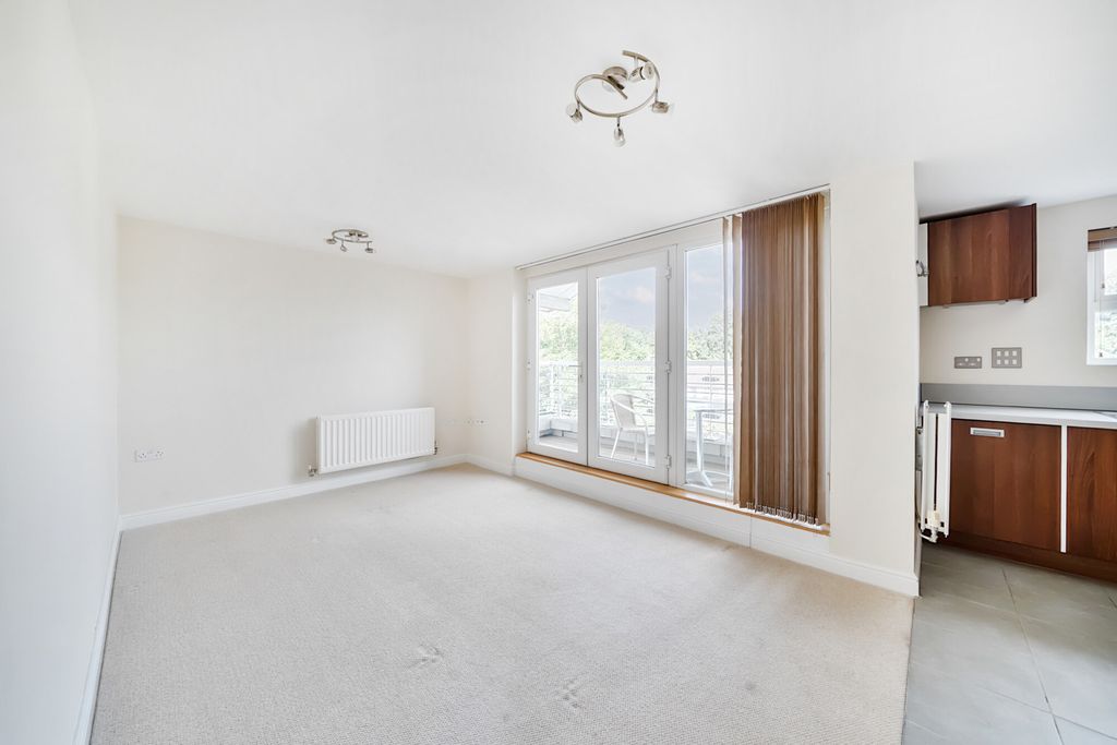 Property photo 2 of 21 1316948-1-68639Fe...