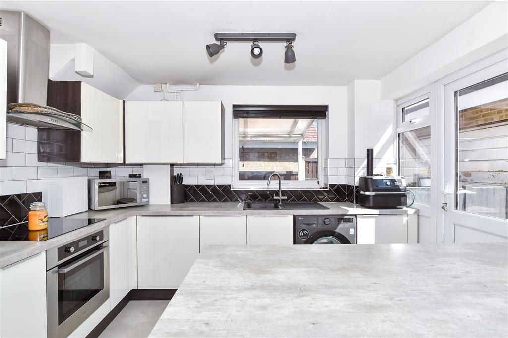 Property photo 3 of 12 Kitchen/Diner