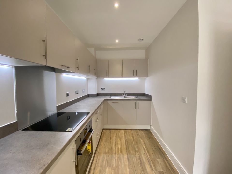 Property photo 2 of 8 Image00003