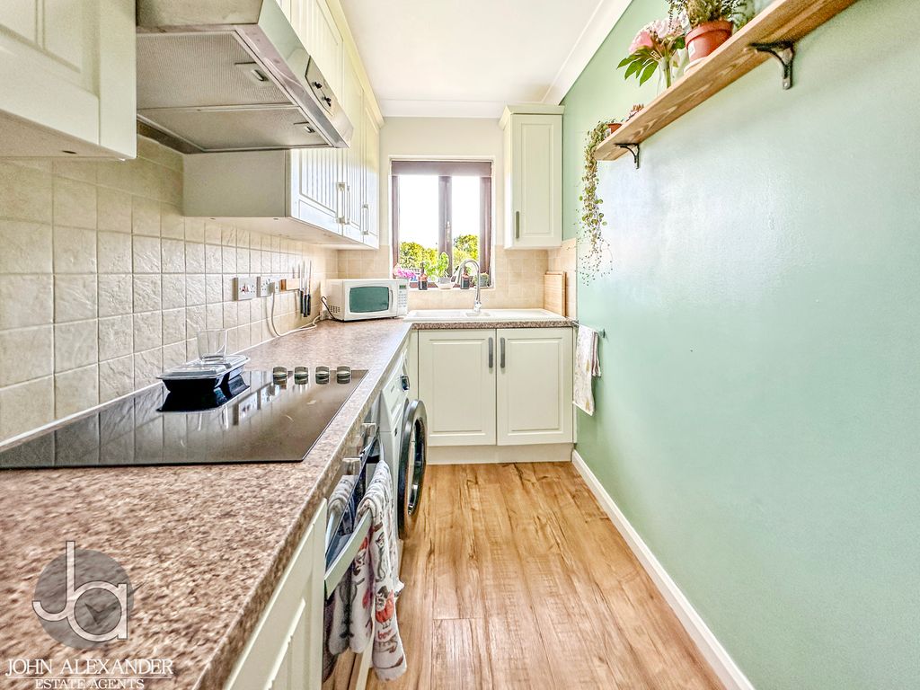 Property photo 3 of 8 20250915_161636420_0.5