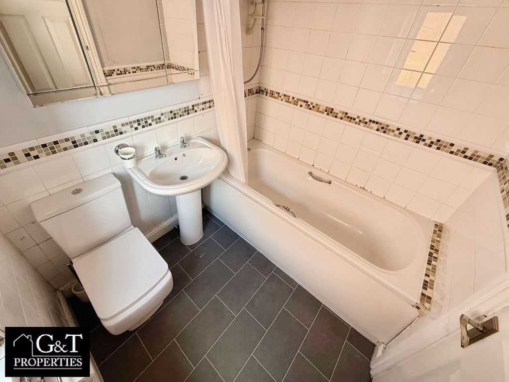 Property photo 2 of 22 Family Bathroom